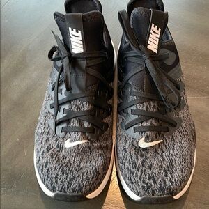 Nike Women’s Black and Gray Nike Elite TR Running Shoes